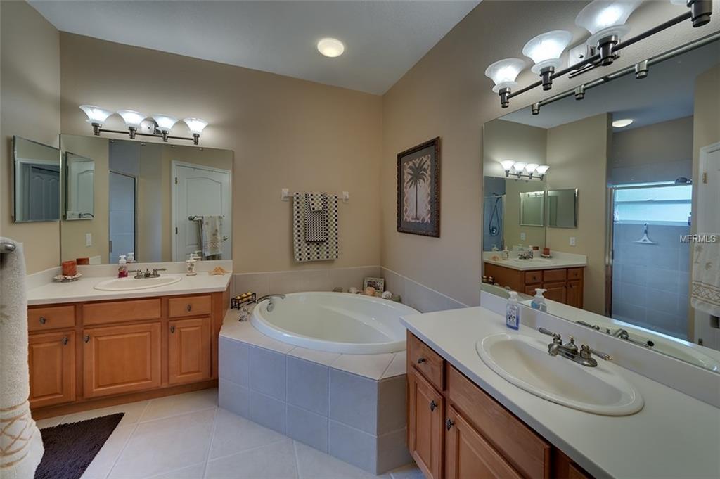 8027 HAVEN HARBOUR WAY, BRADENTON, Florida 34212, 2 Bedrooms Bedrooms, 7 Rooms Rooms,2 BathroomsBathrooms,Residential,For sale,HAVEN HARBOUR,A4206438