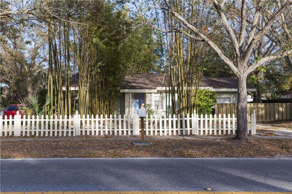 201 S SHADE AVENUE, SARASOTA, Florida 34237, 3 Bedrooms Bedrooms, 7 Rooms Rooms,1 BathroomBathrooms,Residential,For sale,SHADE,A4208800