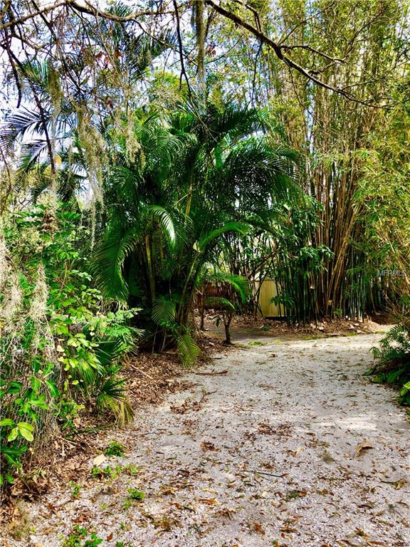 201 S SHADE AVENUE, SARASOTA, Florida 34237, 3 Bedrooms Bedrooms, 7 Rooms Rooms,1 BathroomBathrooms,Residential,For sale,SHADE,A4208800