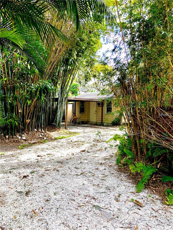 201 S SHADE AVENUE, SARASOTA, Florida 34237, 3 Bedrooms Bedrooms, 7 Rooms Rooms,1 BathroomBathrooms,Residential,For sale,SHADE,A4208800