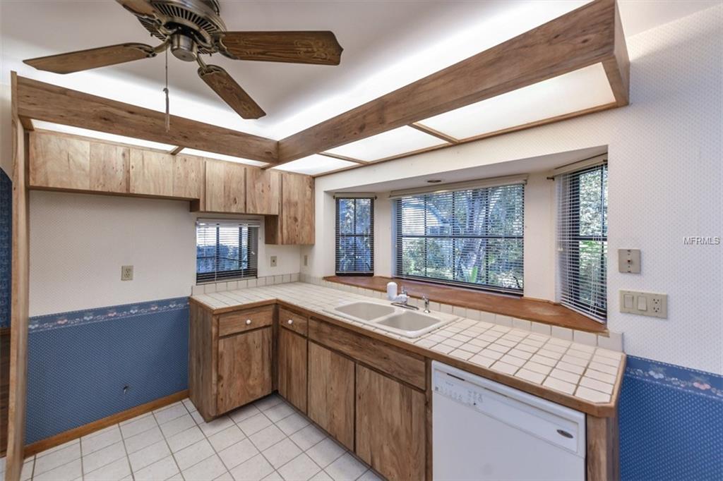 2664 MAPLELOFT LANE, SARASOTA, Florida 34232, 3 Bedrooms Bedrooms, 7 Rooms Rooms,3 BathroomsBathrooms,Residential,For sale,MAPLELOFT,A4209088