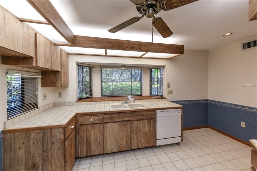 2664 MAPLELOFT LANE, SARASOTA, Florida 34232, 3 Bedrooms Bedrooms, 7 Rooms Rooms,3 BathroomsBathrooms,Residential,For sale,MAPLELOFT,A4209088