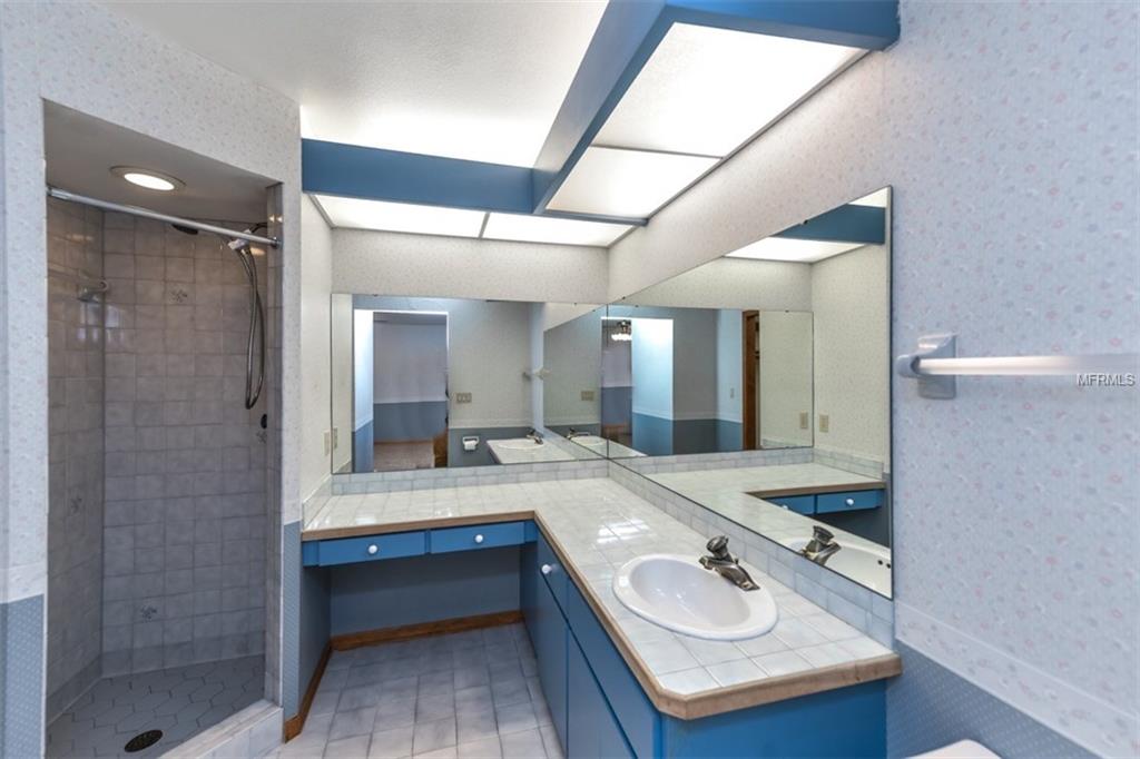 2664 MAPLELOFT LANE, SARASOTA, Florida 34232, 3 Bedrooms Bedrooms, 7 Rooms Rooms,3 BathroomsBathrooms,Residential,For sale,MAPLELOFT,A4209088