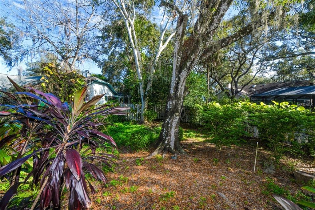 2664 MAPLELOFT LANE, SARASOTA, Florida 34232, 3 Bedrooms Bedrooms, 7 Rooms Rooms,3 BathroomsBathrooms,Residential,For sale,MAPLELOFT,A4209088