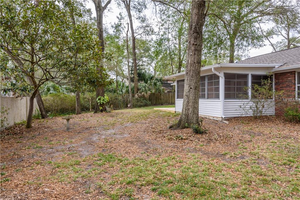 936 LARSON DRIVE, ALTAMONTE SPRINGS, Florida 32714, 3 Bedrooms Bedrooms, 9 Rooms Rooms,2 BathroomsBathrooms,Residential,For sale,LARSON,O5561684