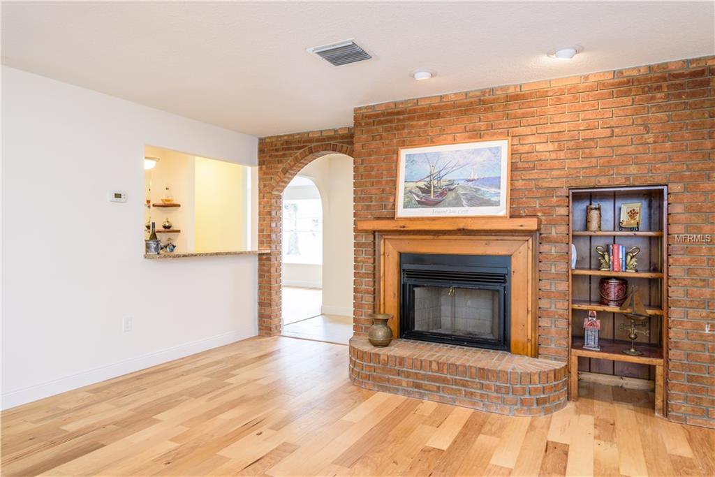 936 LARSON DRIVE, ALTAMONTE SPRINGS, Florida 32714, 3 Bedrooms Bedrooms, 9 Rooms Rooms,2 BathroomsBathrooms,Residential,For sale,LARSON,O5561684