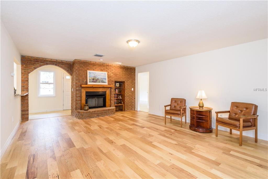 936 LARSON DRIVE, ALTAMONTE SPRINGS, Florida 32714, 3 Bedrooms Bedrooms, 9 Rooms Rooms,2 BathroomsBathrooms,Residential,For sale,LARSON,O5561684