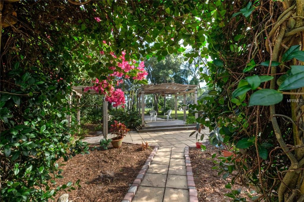 7711 THUNDERBIRD CIRCLE, SARASOTA, Florida 34243, 3 Bedrooms Bedrooms, 7 Rooms Rooms,2 BathroomsBathrooms,Residential,For sale,THUNDERBIRD,A4202836