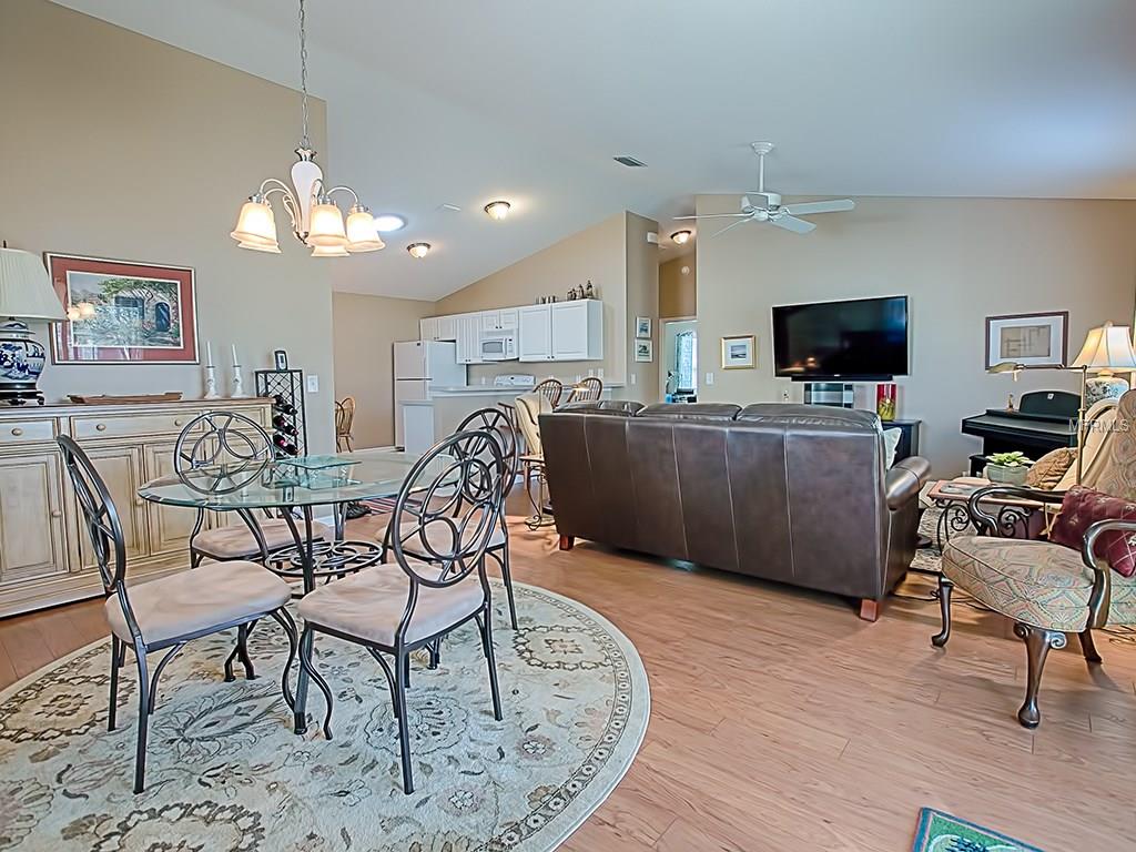 1872 ENDSLEY COURT, THE VILLAGES, Florida 32162, 2 Bedrooms Bedrooms, 4 Rooms Rooms,2 BathroomsBathrooms,Residential,For sale,ENDSLEY,G4852239