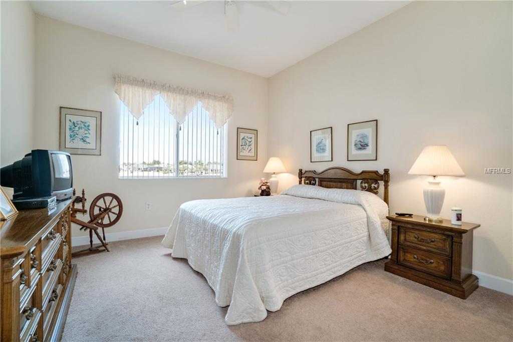 12476 SE 94 COURT, SUMMERFIELD, Florida 34491, 2 Bedrooms Bedrooms, 8 Rooms Rooms,2 BathroomsBathrooms,Residential,For sale,94,G4852689