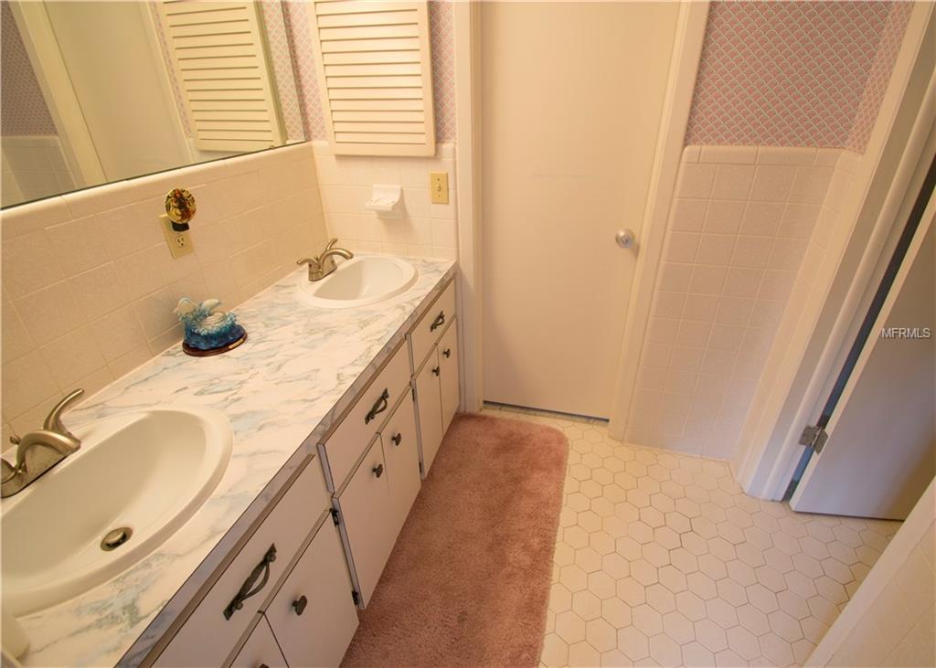 1250 17TH STREET NW, WINTER HAVEN, Florida 33881, 5 Bedrooms Bedrooms, 3 Rooms Rooms,3 BathroomsBathrooms,Residential,For sale,17TH,P4719048