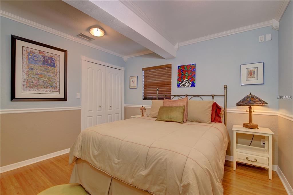 7991 1ST AVENUE S, ST PETERSBURG, Florida 33707, 3 Bedrooms Bedrooms, 9 Rooms Rooms,2 BathroomsBathrooms,Residential,For sale,1ST,U7836764