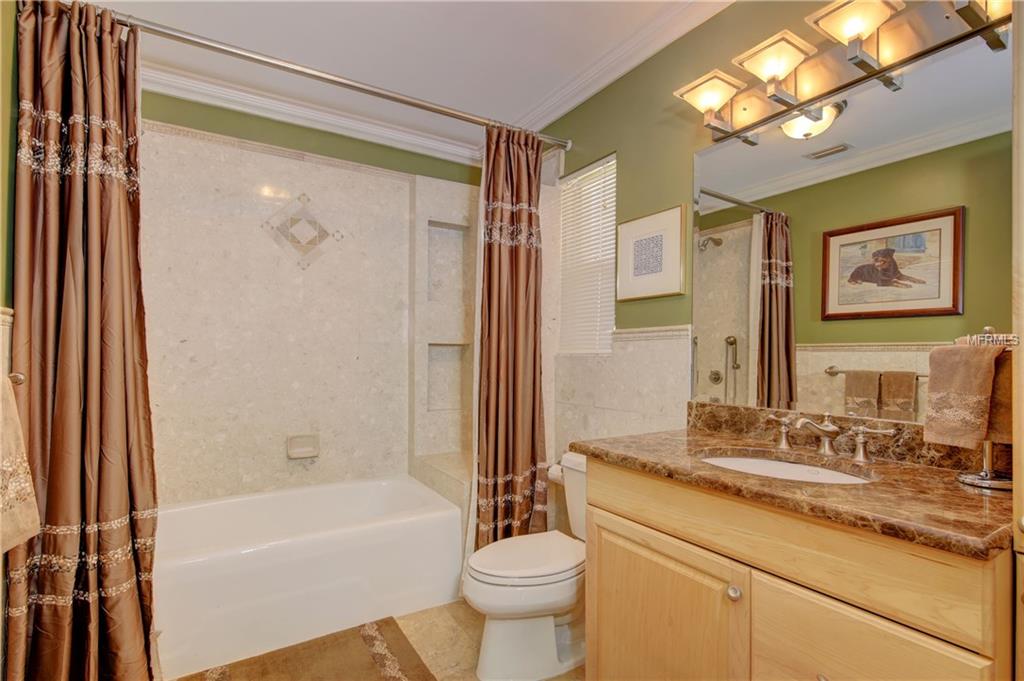 7991 1ST AVENUE S, ST PETERSBURG, Florida 33707, 3 Bedrooms Bedrooms, 9 Rooms Rooms,2 BathroomsBathrooms,Residential,For sale,1ST,U7836764