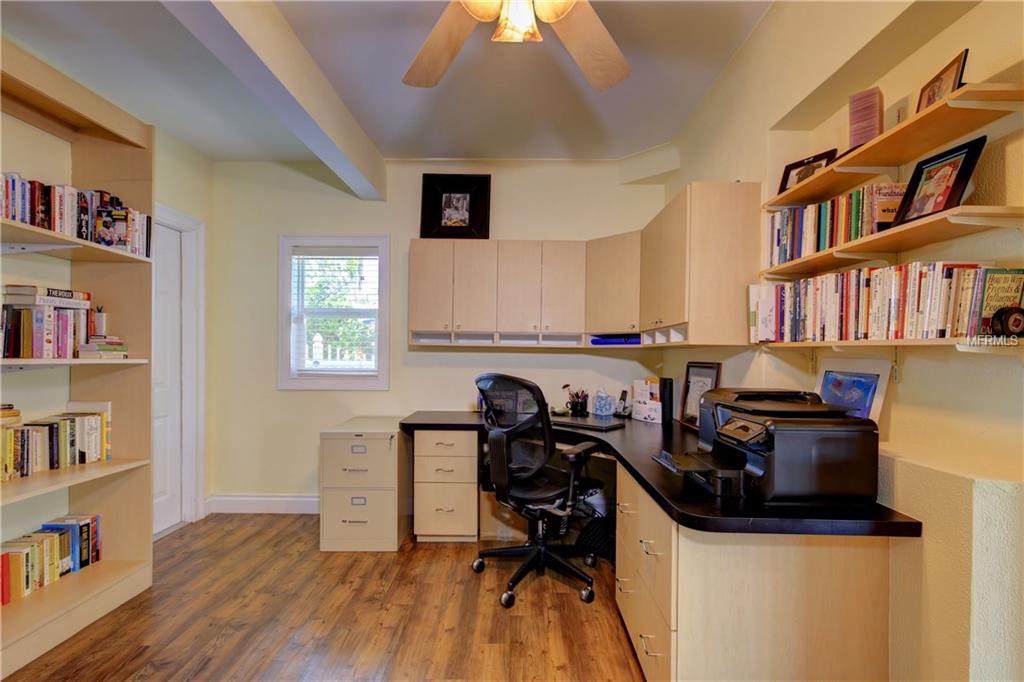 7991 1ST AVENUE S, ST PETERSBURG, Florida 33707, 3 Bedrooms Bedrooms, 9 Rooms Rooms,2 BathroomsBathrooms,Residential,For sale,1ST,U7836764