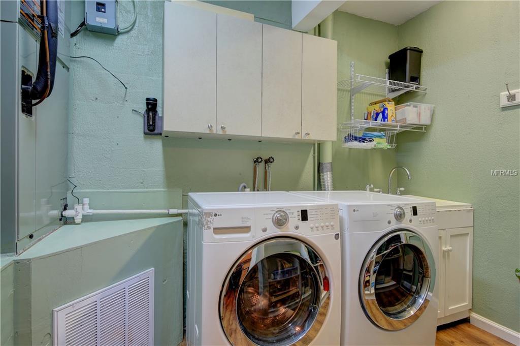 7991 1ST AVENUE S, ST PETERSBURG, Florida 33707, 3 Bedrooms Bedrooms, 9 Rooms Rooms,2 BathroomsBathrooms,Residential,For sale,1ST,U7836764