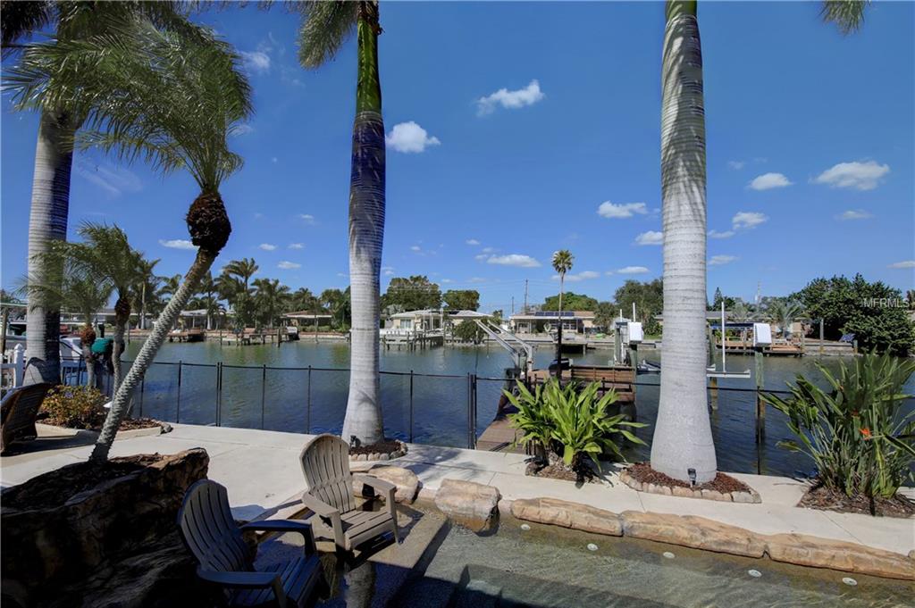 7991 1ST AVENUE S, ST PETERSBURG, Florida 33707, 3 Bedrooms Bedrooms, 9 Rooms Rooms,2 BathroomsBathrooms,Residential,For sale,1ST,U7836764