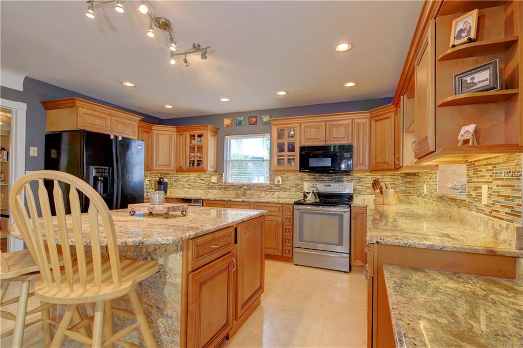 7991 1ST AVENUE S, ST PETERSBURG, Florida 33707, 3 Bedrooms Bedrooms, 9 Rooms Rooms,2 BathroomsBathrooms,Residential,For sale,1ST,U7836764