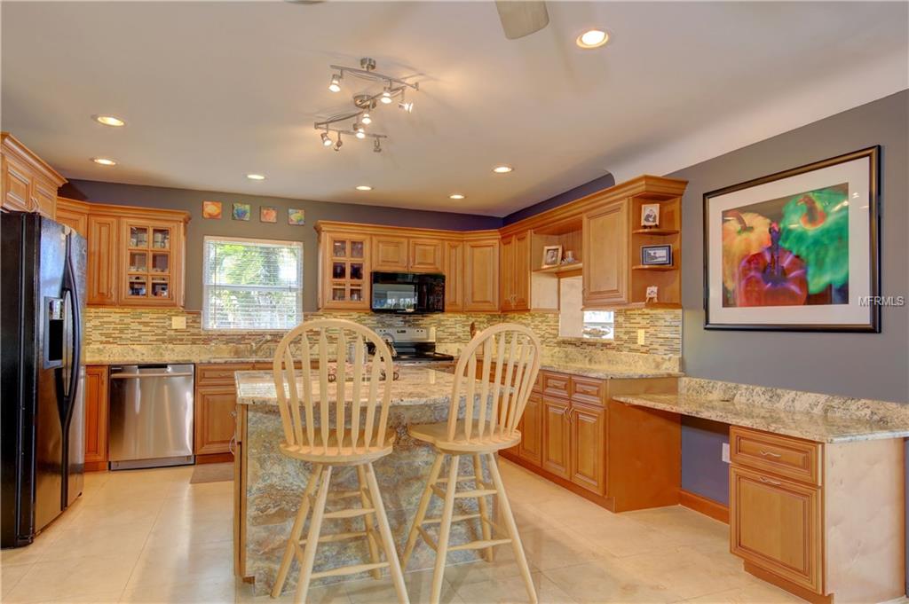 7991 1ST AVENUE S, ST PETERSBURG, Florida 33707, 3 Bedrooms Bedrooms, 9 Rooms Rooms,2 BathroomsBathrooms,Residential,For sale,1ST,U7836764