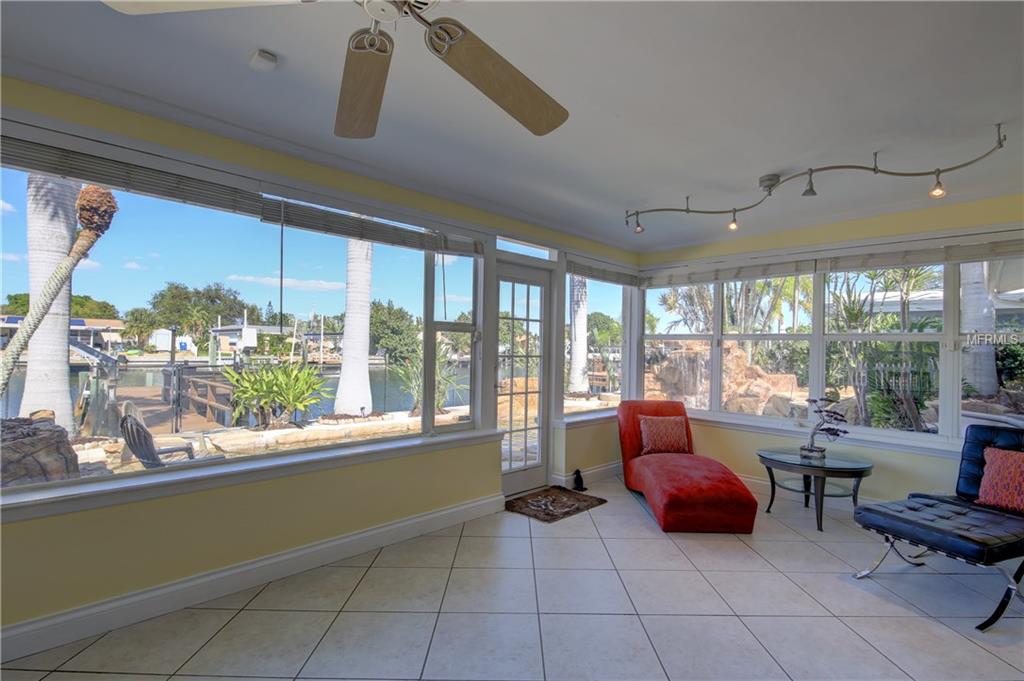 7991 1ST AVENUE S, ST PETERSBURG, Florida 33707, 3 Bedrooms Bedrooms, 9 Rooms Rooms,2 BathroomsBathrooms,Residential,For sale,1ST,U7836764