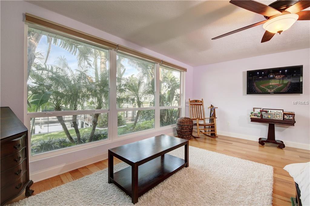 9511 SUN ISLE DRIVE NE, ST PETERSBURG, Florida 33702, 3 Bedrooms Bedrooms, 3 Rooms Rooms,2 BathroomsBathrooms,Residential,For sale,SUN ISLE,U7841116