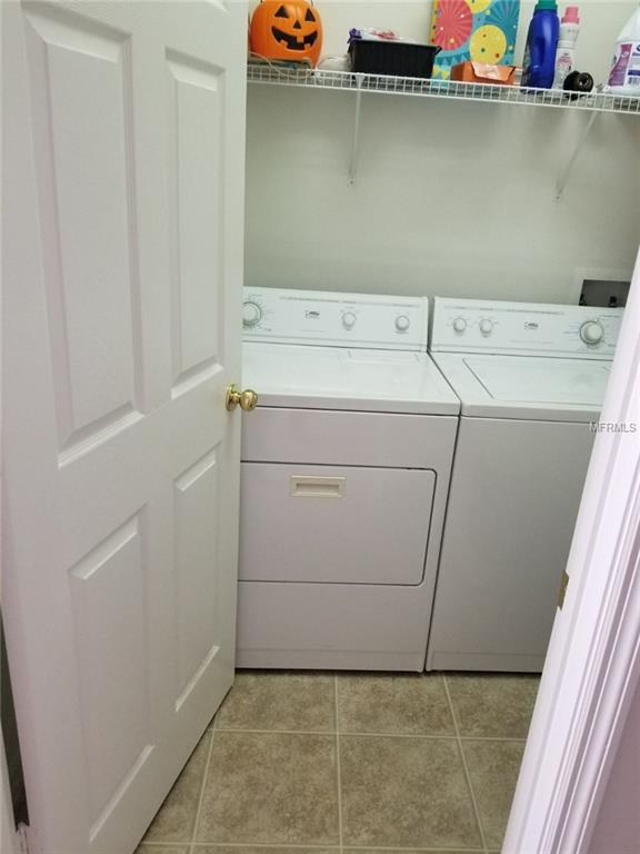 14545 HUNTCLIFF PARK WAY, ORLANDO, Florida 32824, 3 Bedrooms Bedrooms, 5 Rooms Rooms,2 BathroomsBathrooms,Residential,For sale,HUNTCLIFF PARK,O5554581