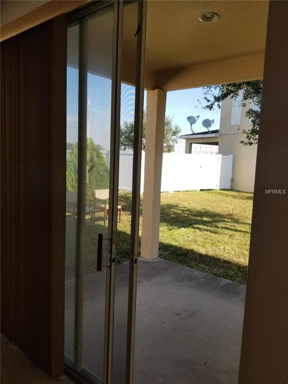 14545 HUNTCLIFF PARK WAY, ORLANDO, Florida 32824, 3 Bedrooms Bedrooms, 5 Rooms Rooms,2 BathroomsBathrooms,Residential,For sale,HUNTCLIFF PARK,O5554581