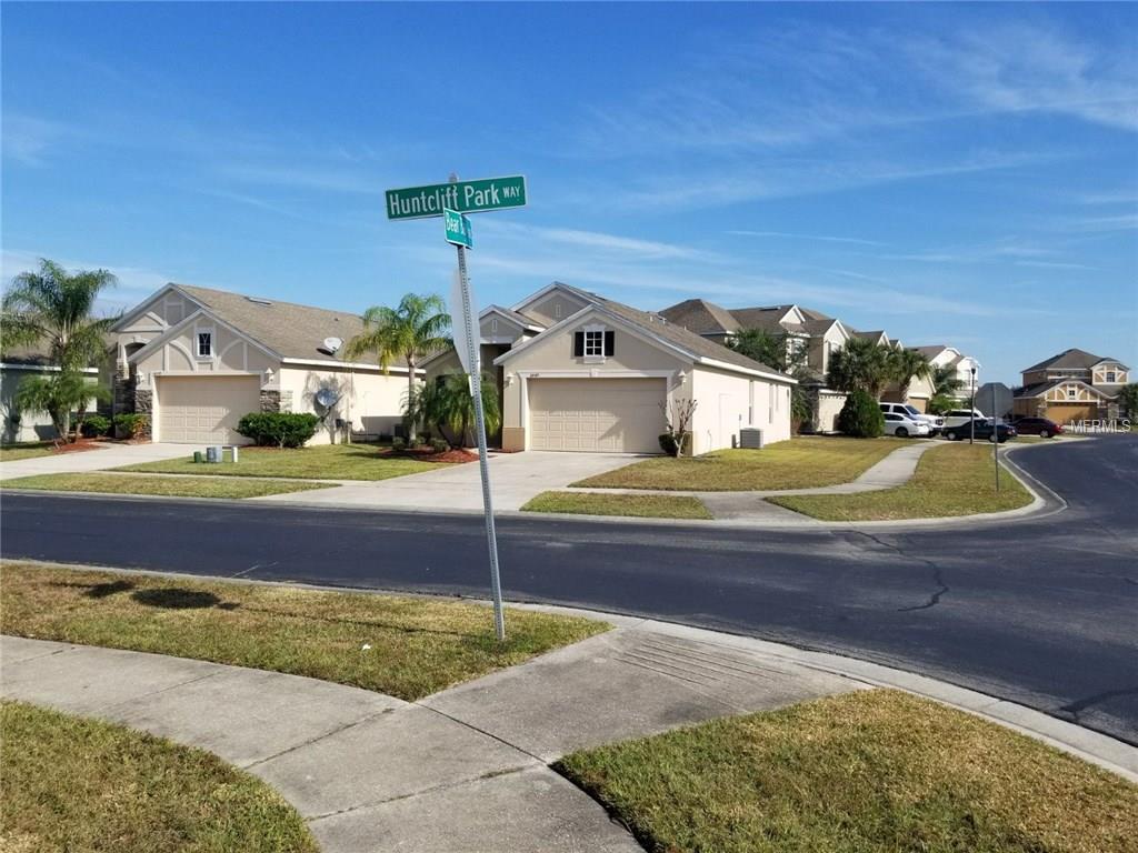 14545 HUNTCLIFF PARK WAY, ORLANDO, Florida 32824, 3 Bedrooms Bedrooms, 5 Rooms Rooms,2 BathroomsBathrooms,Residential,For sale,HUNTCLIFF PARK,O5554581