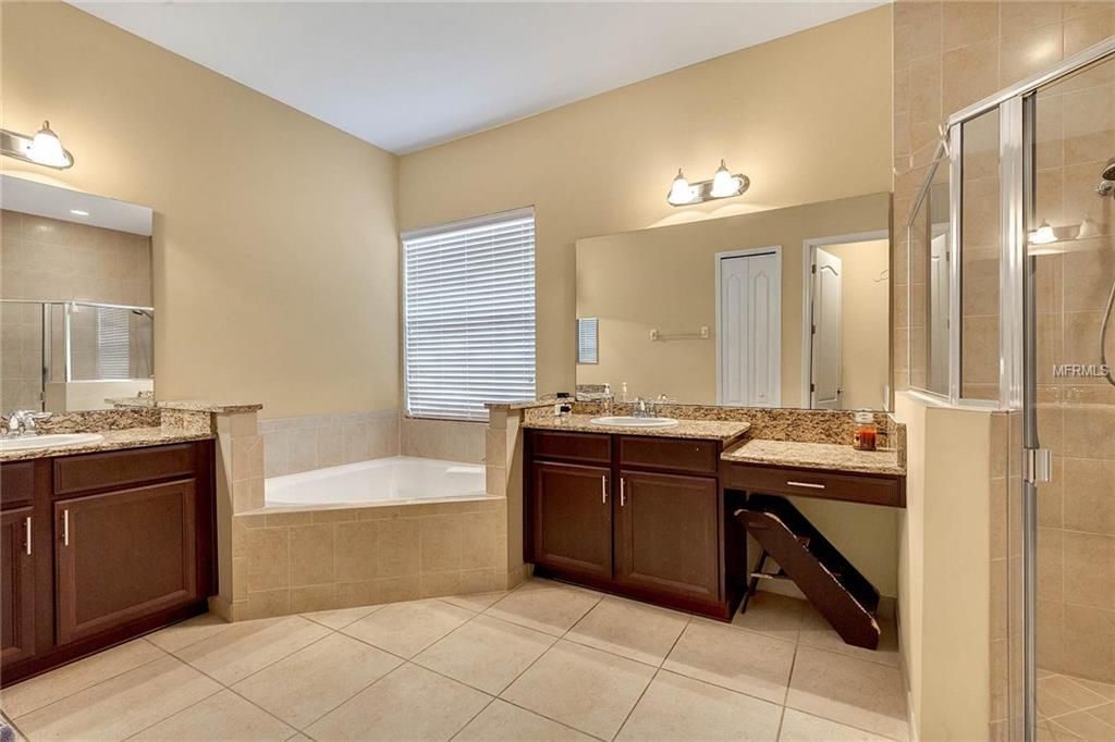 10718 WILLOW RIDGE LOOP, ORLANDO, Florida 32825, 4 Bedrooms Bedrooms, 8 Rooms Rooms,3 BathroomsBathrooms,Residential,For sale,WILLOW RIDGE,O5559885