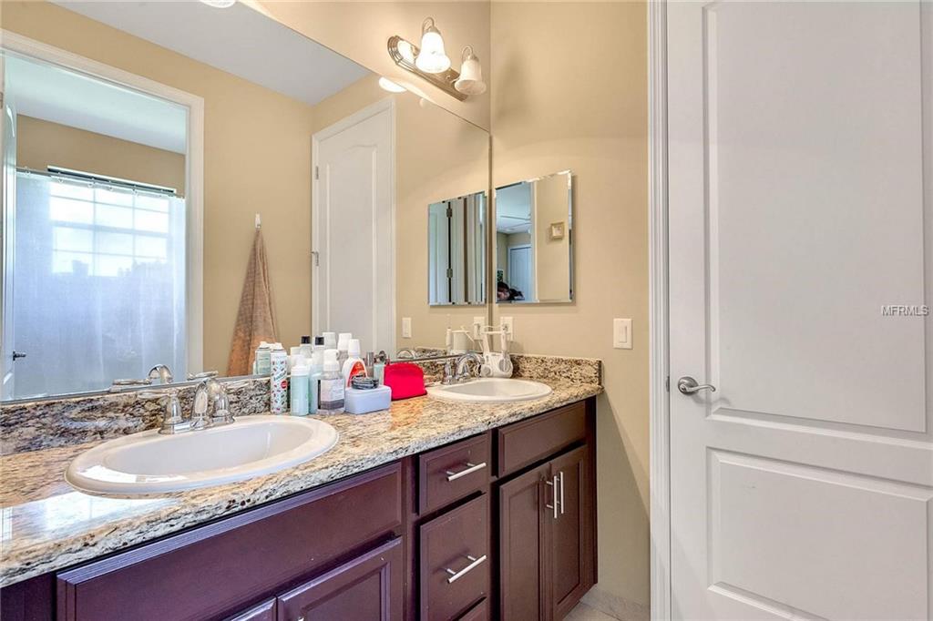 10718 WILLOW RIDGE LOOP, ORLANDO, Florida 32825, 4 Bedrooms Bedrooms, 8 Rooms Rooms,3 BathroomsBathrooms,Residential,For sale,WILLOW RIDGE,O5559885