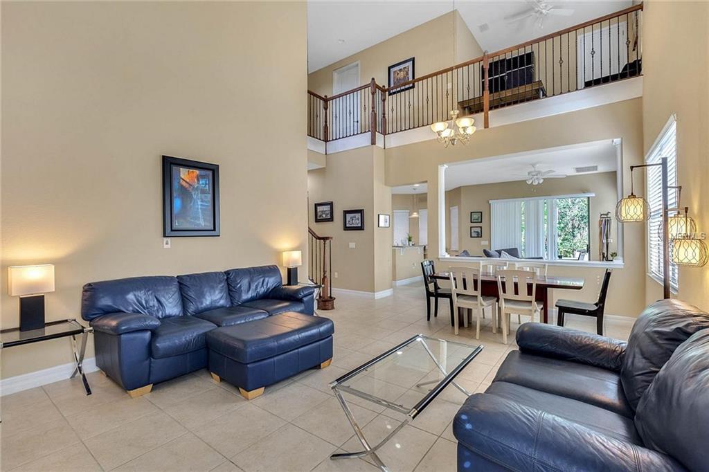 10718 WILLOW RIDGE LOOP, ORLANDO, Florida 32825, 4 Bedrooms Bedrooms, 8 Rooms Rooms,3 BathroomsBathrooms,Residential,For sale,WILLOW RIDGE,O5559885