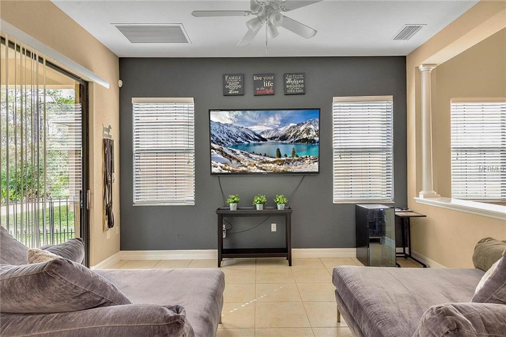 10718 WILLOW RIDGE LOOP, ORLANDO, Florida 32825, 4 Bedrooms Bedrooms, 8 Rooms Rooms,3 BathroomsBathrooms,Residential,For sale,WILLOW RIDGE,O5559885