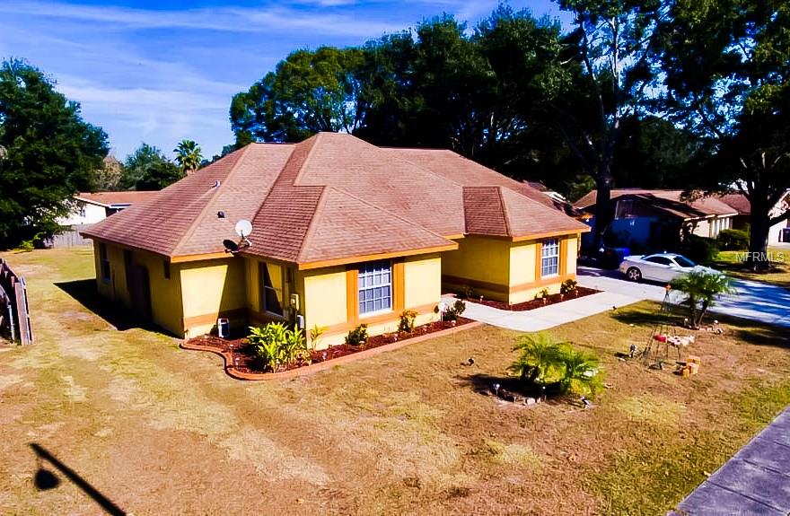 510 HICKORY LAKE DRIVE, BRANDON, Florida 33511, 4 Bedrooms Bedrooms, 6 Rooms Rooms,2 BathroomsBathrooms,Residential,For sale,HICKORY LAKE,T2915844