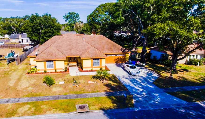 510 HICKORY LAKE DRIVE, BRANDON, Florida 33511, 4 Bedrooms Bedrooms, 6 Rooms Rooms,2 BathroomsBathrooms,Residential,For sale,HICKORY LAKE,T2915844