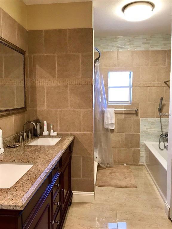 510 HICKORY LAKE DRIVE, BRANDON, Florida 33511, 4 Bedrooms Bedrooms, 6 Rooms Rooms,2 BathroomsBathrooms,Residential,For sale,HICKORY LAKE,T2915844