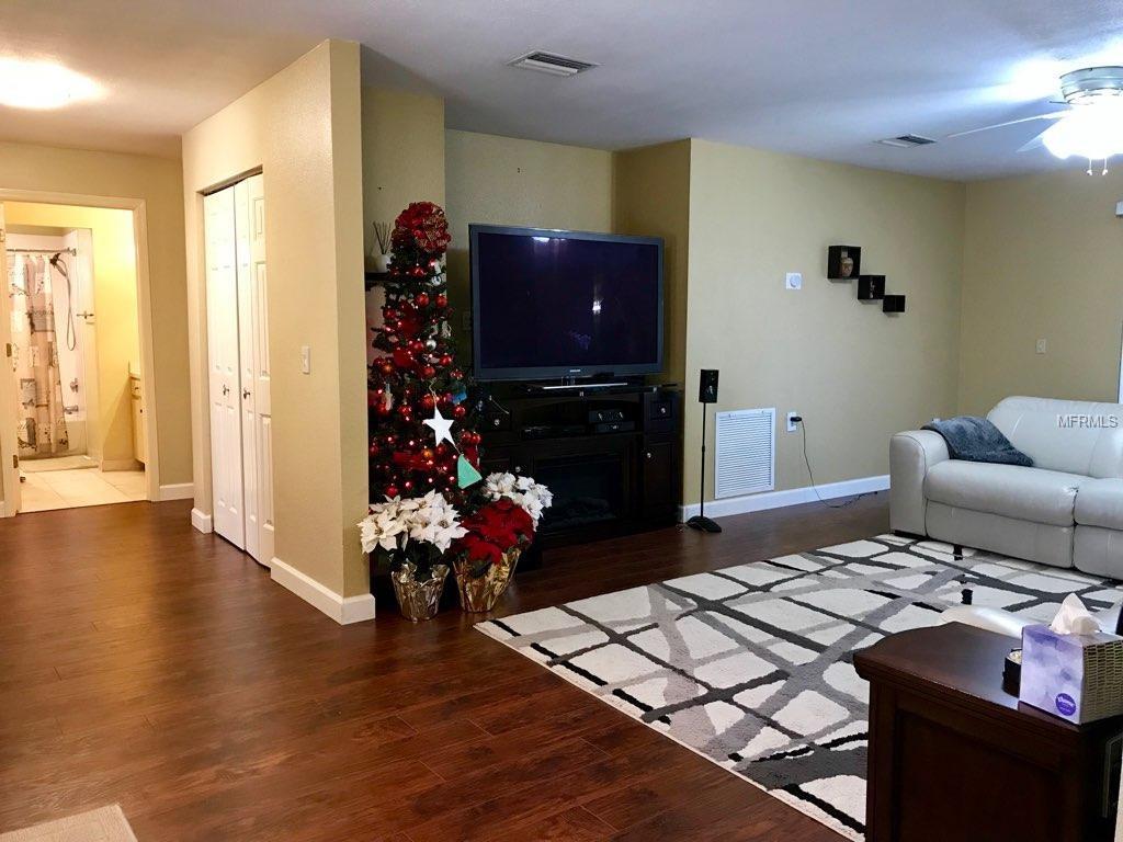 510 HICKORY LAKE DRIVE, BRANDON, Florida 33511, 4 Bedrooms Bedrooms, 6 Rooms Rooms,2 BathroomsBathrooms,Residential,For sale,HICKORY LAKE,T2915844