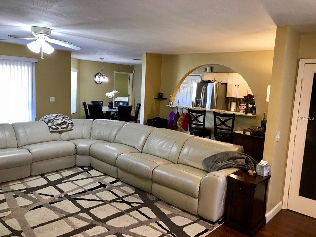 510 HICKORY LAKE DRIVE, BRANDON, Florida 33511, 4 Bedrooms Bedrooms, 6 Rooms Rooms,2 BathroomsBathrooms,Residential,For sale,HICKORY LAKE,T2915844