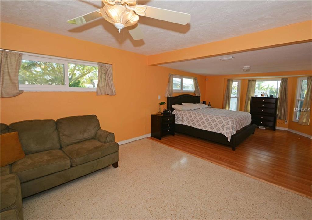 1000 79TH STREET S, ST PETERSBURG, Florida 33707, 3 Bedrooms Bedrooms, 6 Rooms Rooms,2 BathroomsBathrooms,Residential,For sale,79TH,U7844446