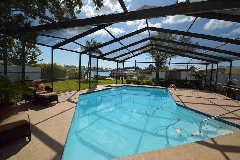 1000 79TH STREET S, ST PETERSBURG, Florida 33707, 3 Bedrooms Bedrooms, 6 Rooms Rooms,2 BathroomsBathrooms,Residential,For sale,79TH,U7844446