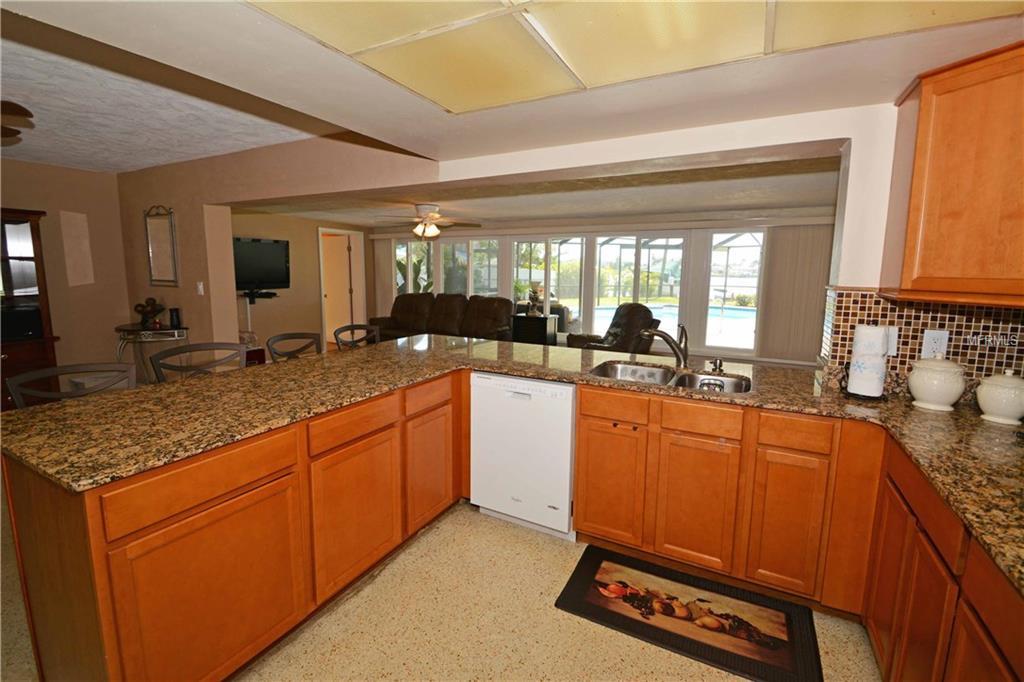 1000 79TH STREET S, ST PETERSBURG, Florida 33707, 3 Bedrooms Bedrooms, 6 Rooms Rooms,2 BathroomsBathrooms,Residential,For sale,79TH,U7844446