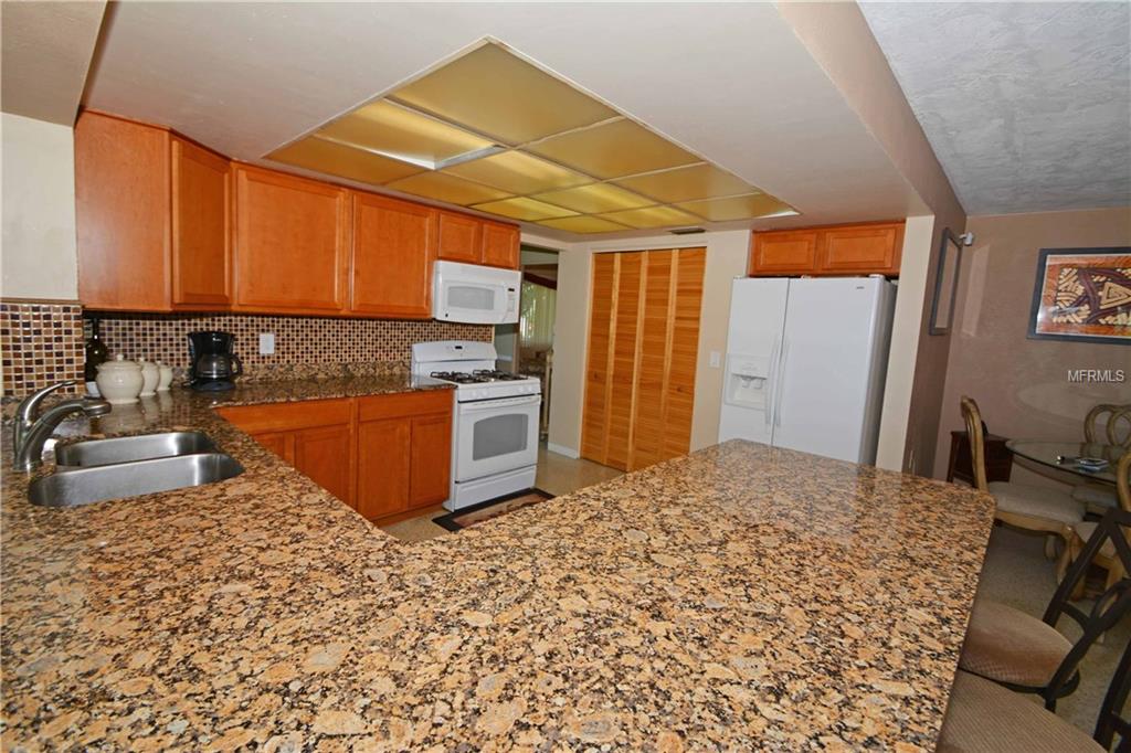 1000 79TH STREET S, ST PETERSBURG, Florida 33707, 3 Bedrooms Bedrooms, 6 Rooms Rooms,2 BathroomsBathrooms,Residential,For sale,79TH,U7844446