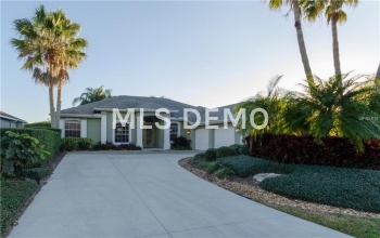 5536 MAGNOLIA TREE TERRACE, SARASOTA, Florida 34233, 3 Bedrooms Bedrooms, 10 Rooms Rooms,2 BathroomsBathrooms,Residential,For sale,MAGNOLIA TREE,A4207617