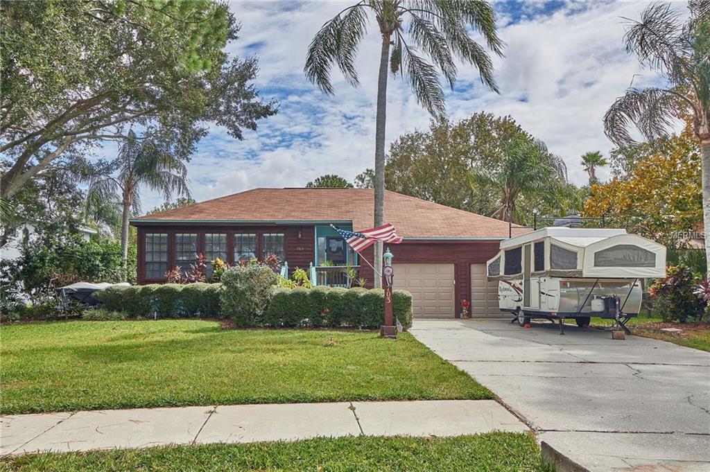 703 SHORE DRIVE E, OLDSMAR, Florida 34677, 4 Bedrooms Bedrooms, 9 Rooms Rooms,3 BathroomsBathrooms,Residential,For sale,SHORE,U7834599