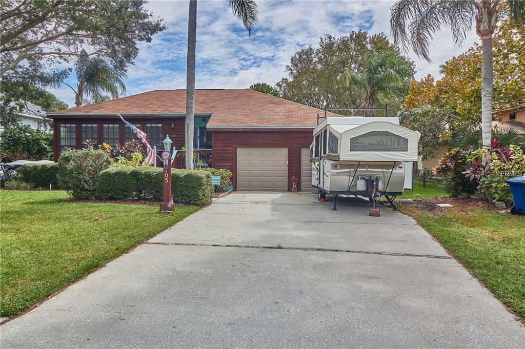 703 SHORE DRIVE E, OLDSMAR, Florida 34677, 4 Bedrooms Bedrooms, 9 Rooms Rooms,3 BathroomsBathrooms,Residential,For sale,SHORE,U7834599