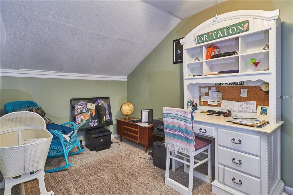 703 SHORE DRIVE E, OLDSMAR, Florida 34677, 4 Bedrooms Bedrooms, 9 Rooms Rooms,3 BathroomsBathrooms,Residential,For sale,SHORE,U7834599