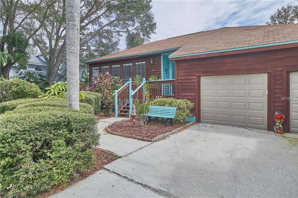 703 SHORE DRIVE E, OLDSMAR, Florida 34677, 4 Bedrooms Bedrooms, 9 Rooms Rooms,3 BathroomsBathrooms,Residential,For sale,SHORE,U7834599