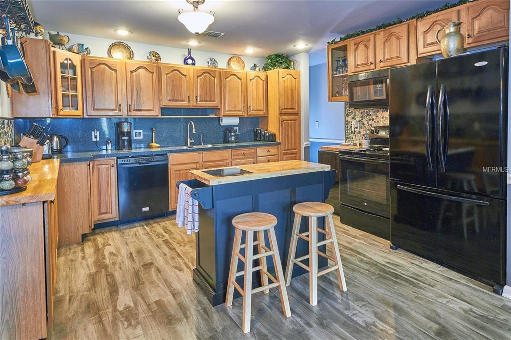 703 SHORE DRIVE E, OLDSMAR, Florida 34677, 4 Bedrooms Bedrooms, 9 Rooms Rooms,3 BathroomsBathrooms,Residential,For sale,SHORE,U7834599