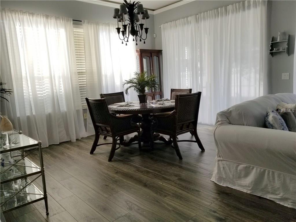 7715 DRAYTON CIRCLE, UNIVERSITY PARK, Florida 34201, 3 Bedrooms Bedrooms, 10 Rooms Rooms,3 BathroomsBathrooms,Residential,For sale,DRAYTON,A4207623