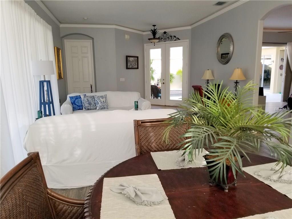 7715 DRAYTON CIRCLE, UNIVERSITY PARK, Florida 34201, 3 Bedrooms Bedrooms, 10 Rooms Rooms,3 BathroomsBathrooms,Residential,For sale,DRAYTON,A4207623