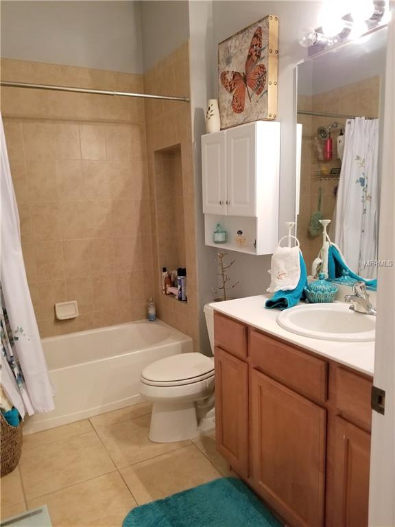 7715 DRAYTON CIRCLE, UNIVERSITY PARK, Florida 34201, 3 Bedrooms Bedrooms, 10 Rooms Rooms,3 BathroomsBathrooms,Residential,For sale,DRAYTON,A4207623