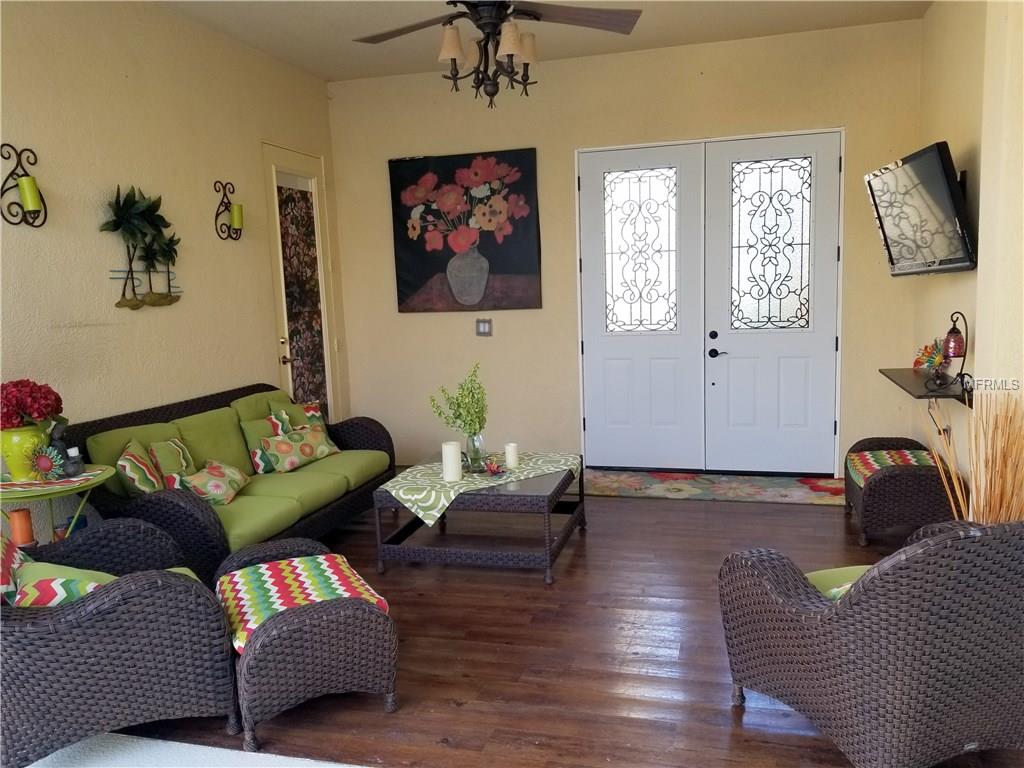 7715 DRAYTON CIRCLE, UNIVERSITY PARK, Florida 34201, 3 Bedrooms Bedrooms, 10 Rooms Rooms,3 BathroomsBathrooms,Residential,For sale,DRAYTON,A4207623